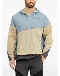 adidas - X Terrex Xploric Windjack Met Patroon - Lyst