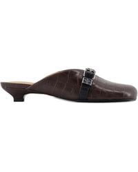 Ganni - Kroko-Mules mit Schnallendetail - Lyst