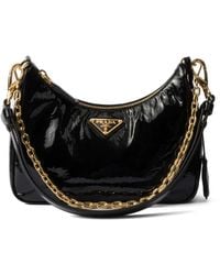 Prada - Re-Edition Schultertasche aus Lackleder - Lyst