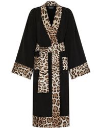 Dames Kleding voor voor Nachtmode voor Badjassen en kamerjassen Dolce & Gabbana Katoen Badjas Met Luipaardprint in het Zwart 