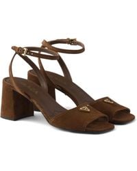 Prada - Sandalen Mit Logo-Schild - Lyst