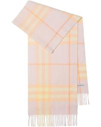Burberry - Pashmina a cuadros con flecos - Lyst