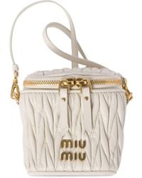 Miu Miu - Mini-Handtasche mit Logo-Schild - Lyst