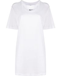 Nike - Vestido estilo camiseta con logo Swoosh bordado - Lyst