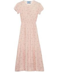 Prada - Vestido midi con motivo floral - Lyst