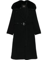 Maje - Gürtel-Mantel mit Kragen aus Faux Fur - Lyst