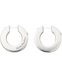 Acne Studios - Pendientes De Aro Con Logo Grabado - Lyst