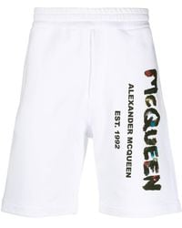 Alexander McQueen - Short de sport en coton à imprimé graffiti - Lyst