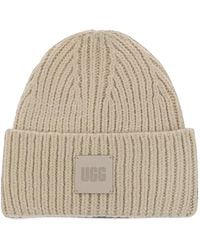UGG - Logo-Patch Ribbed-Knit Beanie Hat - Lyst