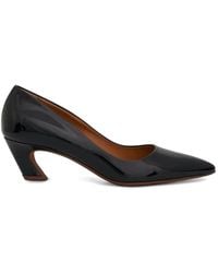 Chloé - Oli Glossed-Leather Pumps - Lyst