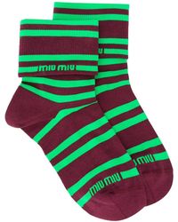 Miu Miu Gestreifte Socken mit Logo - Rot