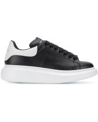 Alexander McQueen Oversized Sneaker Van Kalfsleer - Zwart