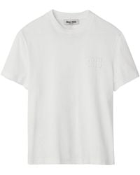 Miu Miu - T-shirt con applicazione logo - Lyst