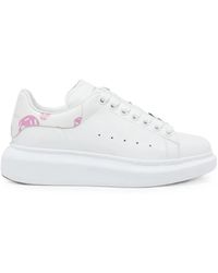 McQueen - Skull-Print Leather Sneakers - Lyst