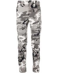 Balenciaga - Pantalones tipo cargo con motivo militar - Lyst