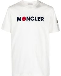 Moncler - T-shirt mit beflocktem logo - Lyst