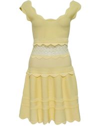 Alexia - Gestricktes Kleid Mit Wellensaum - Lyst