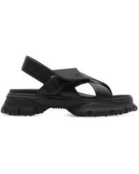Burberry - Sandalen Aus Strukturiertem Leder - Lyst
