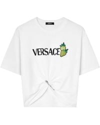 Versace - Strawberry Garden Safety Pin Cropped T-Shirt - Lyst