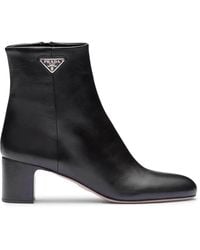 Prada - Stiefeletten Mit Logo-Schild - Lyst