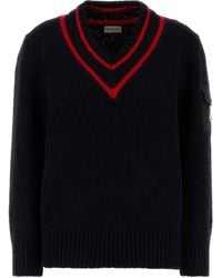 Moncler - Trui Met Opgestikte Zak En V-Hals - Lyst