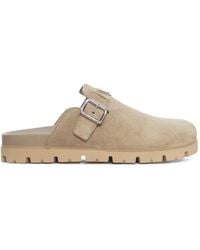 Prada - Wildleder-Mules Mit Logo-Schnalle - Lyst