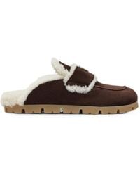 Prada - Wildleder-Mules Mit Shearling-Besatz - Lyst