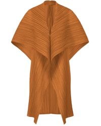 Pleats Please Issey Miyake - Capa con efecto plisado - Lyst