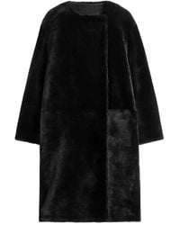 TOTEME - Collarless Shearling Coat - Lyst