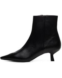 Poche Paris - Pointed-Toe Kitten-Heel Ankle Boots - Lyst