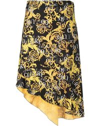 Versace - Falda midi asimétrica con estampado Logo Couture - Lyst