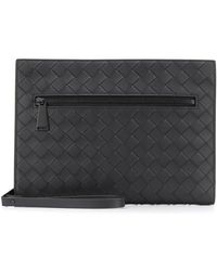Bottega Veneta Clutch mit Intrecciato-Muster - Schwarz