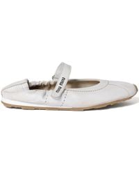 Miu Miu - Bailarinas con detalle de lazo - Lyst