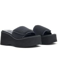 Courreges Scuba Wave Sandals in Black | Lyst