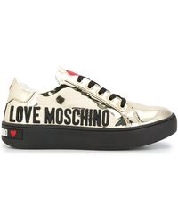 love moschino converse