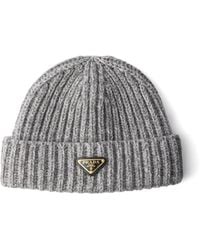 Prada - Gorro con logo triangular esmaltado - Lyst