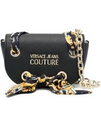 Versace - Schultertasche mit barockem Detail - Lyst