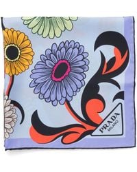 Prada - Schal mit Blumen-Print - Lyst