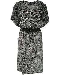 À La Garçonne Kleid mit Print-Mix - Schwarz
