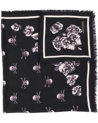 Alexander McQueen Schal mit Totenkopf-Print - Schwarz