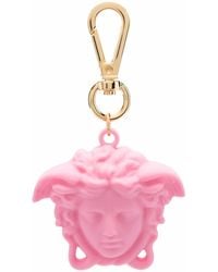 Versace Schlüsselhalter Aus Plexiglas Mit Medusa & Logo in Pink Damen Taschen Taschen-Accessoires 