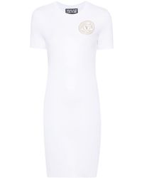 Versace - T-Shirtkleid mit Logo-Print - Lyst