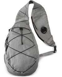 C.P. Company - B Lens Schoudertas Met Trekkoord - Lyst