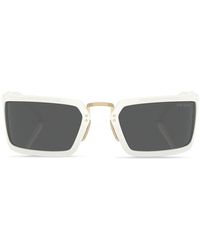 Prada - Eckige Sonnenbrille mit Logo-Gravur - Lyst