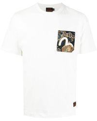 Evisu - T-Shirt mit Logo-Patch - Lyst