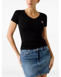 Guess - Logo-Patch V-Neck T-Shirt - Lyst