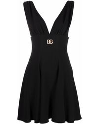 Dolce & Gabbana - Vestido con cuello en V y placa del logo - Lyst