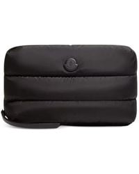 Moncler - Gesteppter Caradoc Kulturbeutel Mit Logo-Patch - Lyst