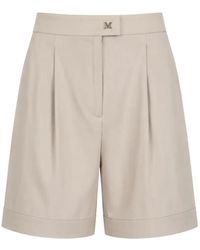 Max Mara - Logo-Plaque Pleated Shorts - Lyst