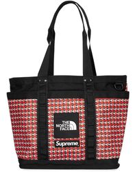 Supreme - Borsa Tote X The North Face Con Borchie Explore - Lyst